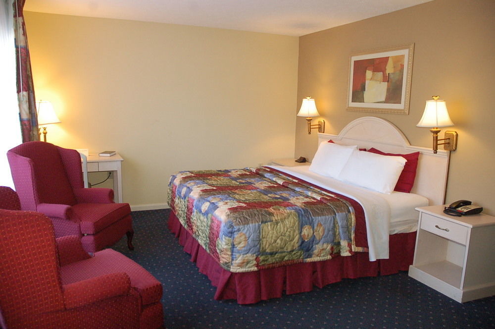 Golden Manor Inn & Suites Muldraugh ภายนอก รูปภาพ